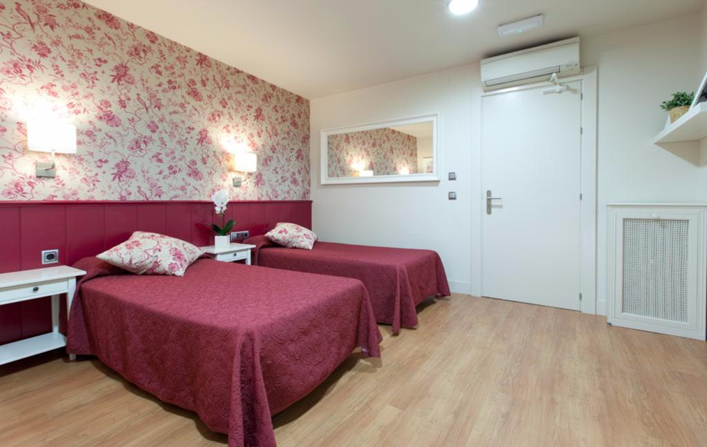 Hostal Matheu Madrid Szoba fotó