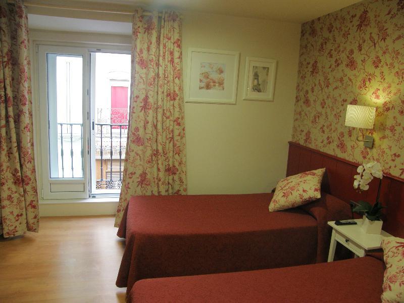 Hostal Matheu Madrid Kültér fotó