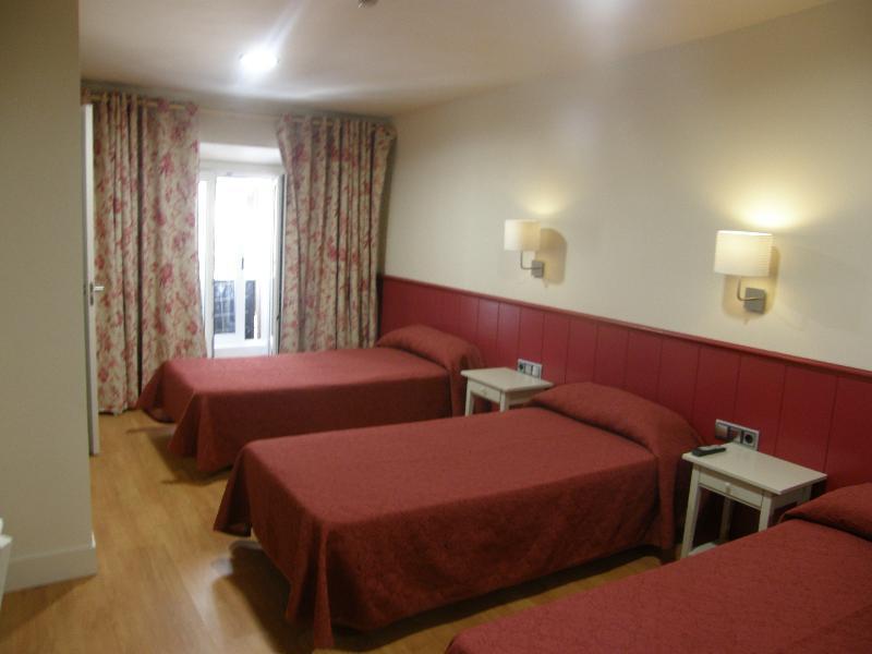 Hostal Matheu Madrid Kültér fotó